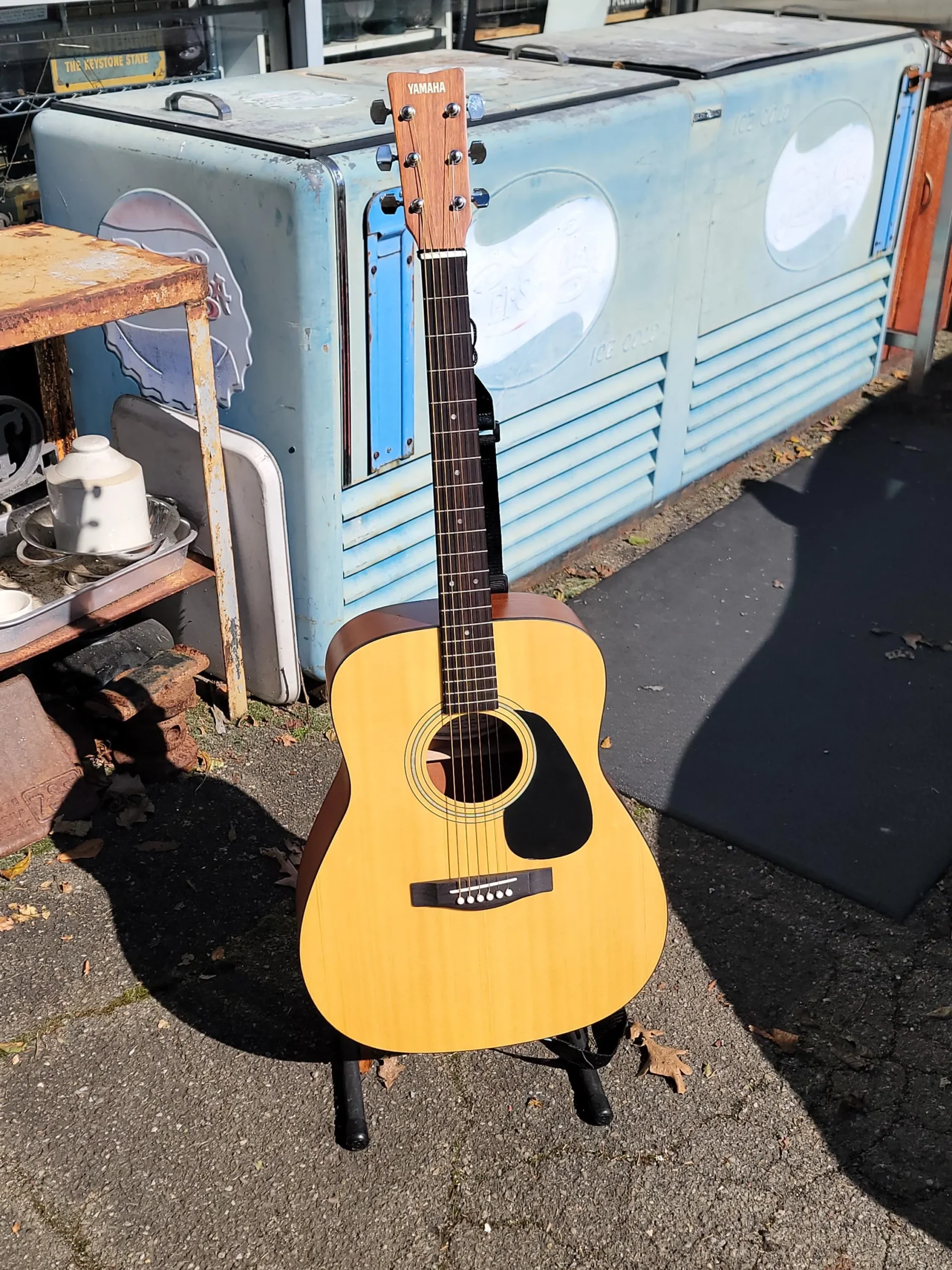 Yamaha Acoustic Guitar